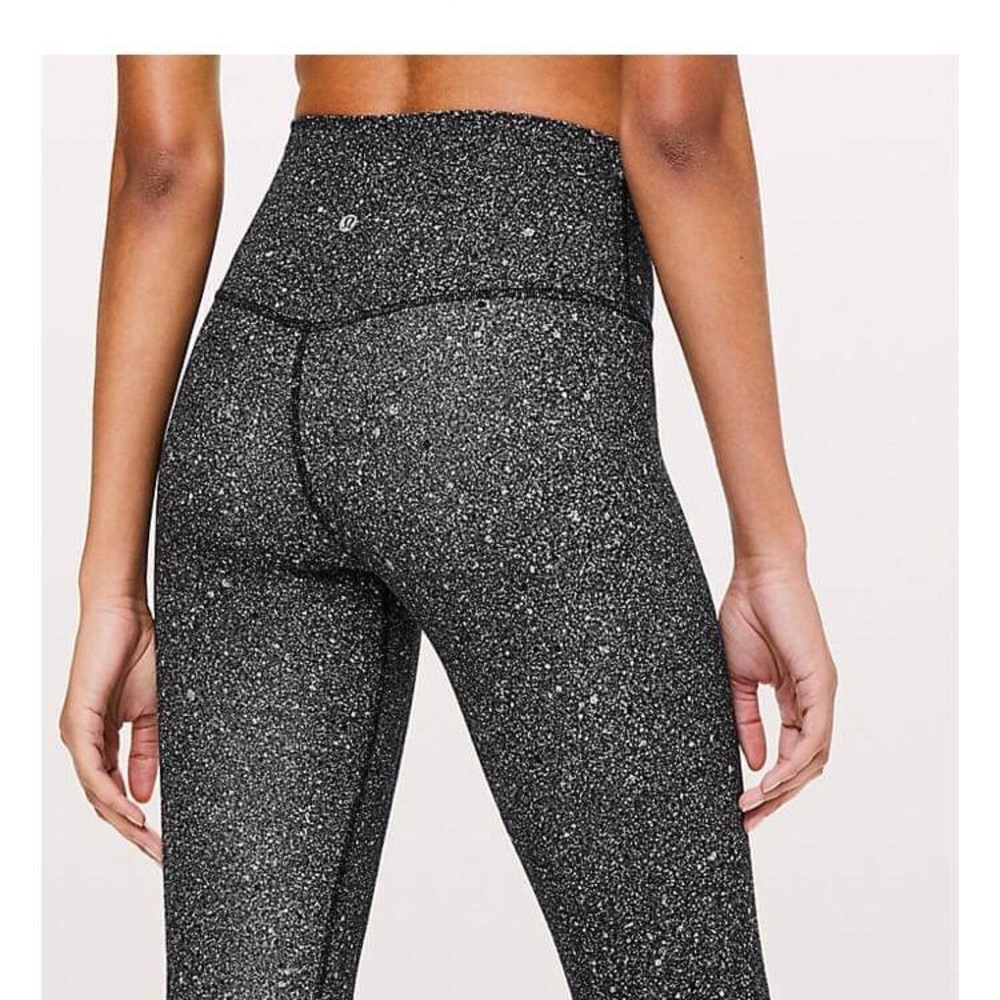 Lululemon Align Luminesce Ice Grey Black, size 6